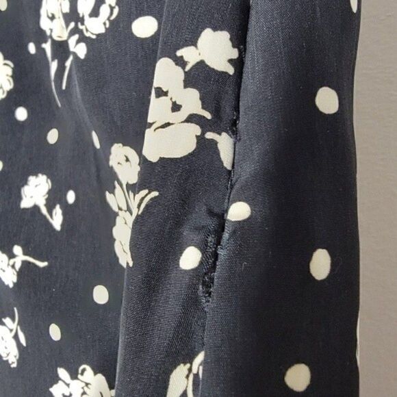 FOREVER 21 Vintage Slit Hem Ditsy Floral Print Pencil Skirt Size Medium - Picture 3 of 9